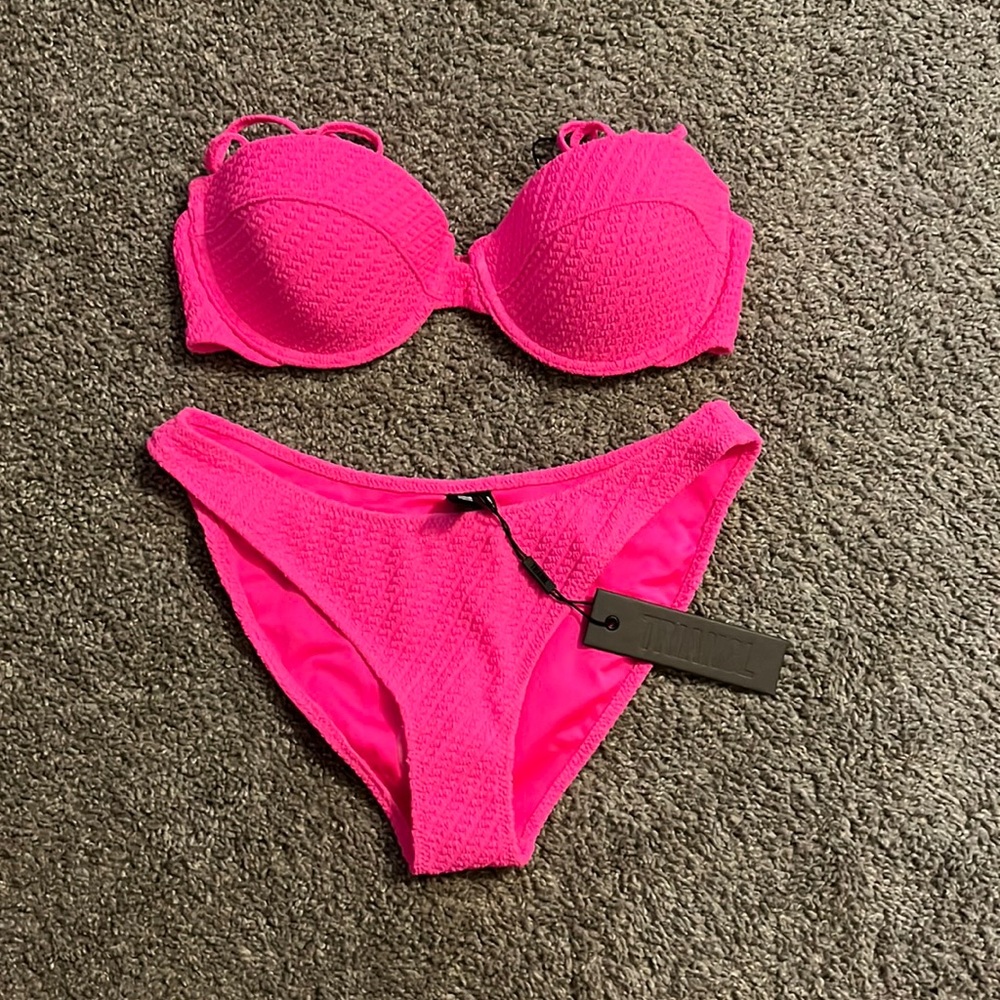 Triangl Pink Knit Set